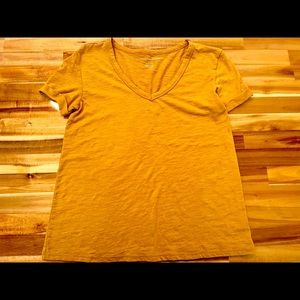American Eagle Yellow V-Neck Tee Size XS